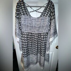 Elegant Black and White Patterned Women's Dress